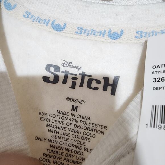 Disney stitch Riding sled sweater kids medium - Picture 4 of 6